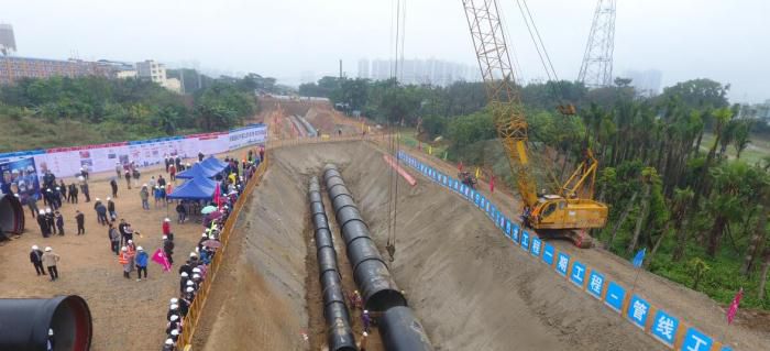 1��Ħ�ֳ� ���˾�����700.jpg