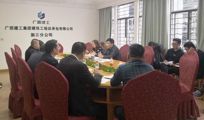 4�����ֳ����˲ӱ� ��_700x412.jpg