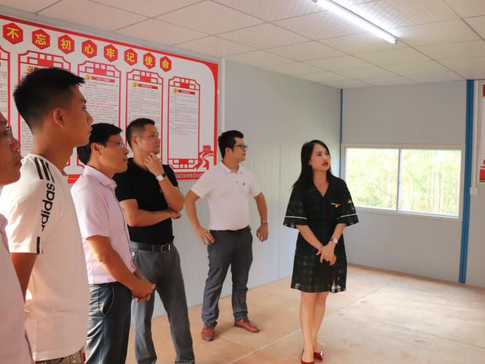 3���е�Ա�˶����� ��� ��700.jpg