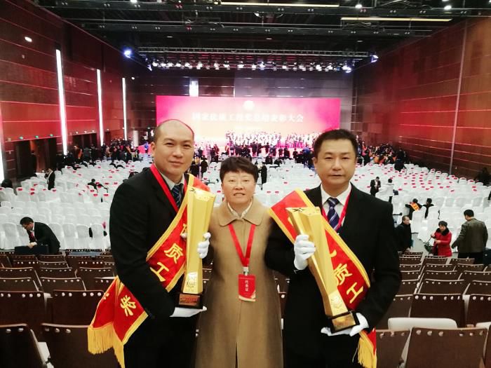 1576463285494435.jpg 6.2Áì½±´ú±í£¨×óÁù·Ö¹«Ë¾¾ÀíÍõÖÇÖй«Ë¾¸±×ܹ¤ÒøÑàÓÒÈý·Ö¹«Ë¾¸±¾ÀíÔø¸Õ£©700.jpg