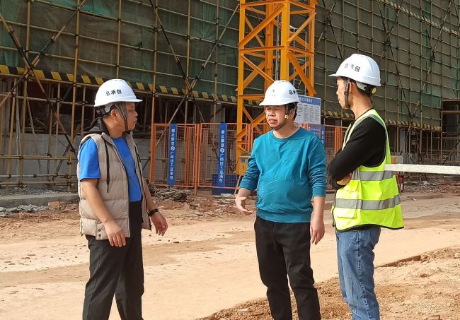 13�����ֳ����������ޱ ��.jpg