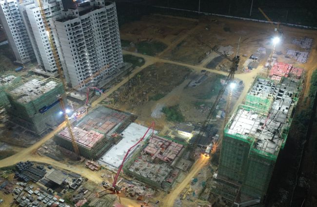 A�ؿ�ҹ����¥��ͬʱ������������¬���� ��.jpg