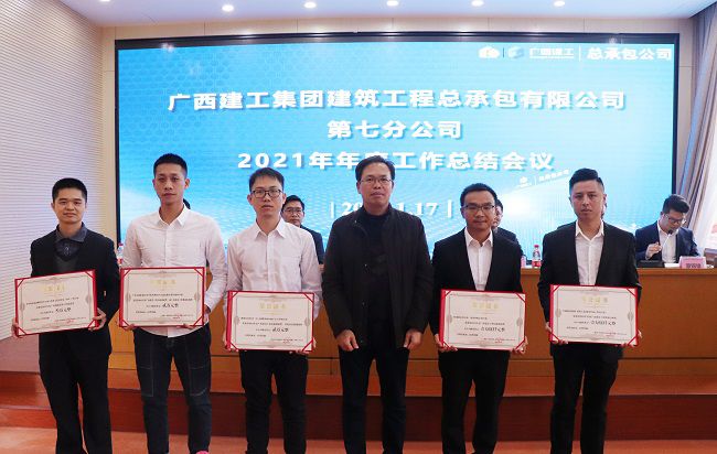 ����ѵΪ��ְ������֤�������ϴ� �㣨��ͼ��.jpg