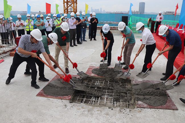 ���ڳ��α�һͬΪ�ⶥ�������������ϴ� �㣨��ͼ��.jpg