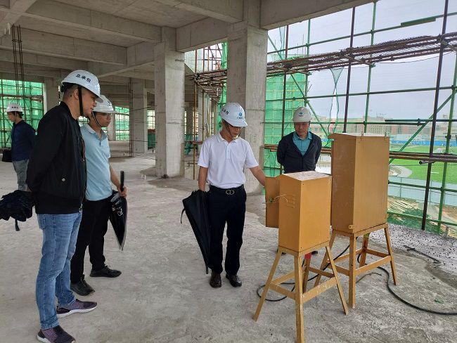 �����´��ӵ�������ҵְҵ����ѧԺ��Ŀ��������׿� �㣨��ͼ��.jpg