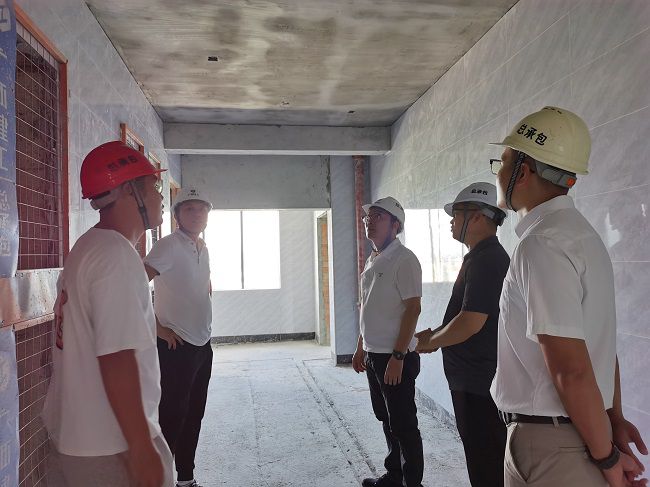 ��Ŀ�ֳ������ľ� �㣨��ͼ��.jpg